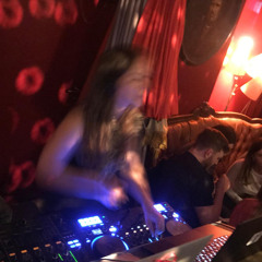 Wohnzimmerbar 1.2.25