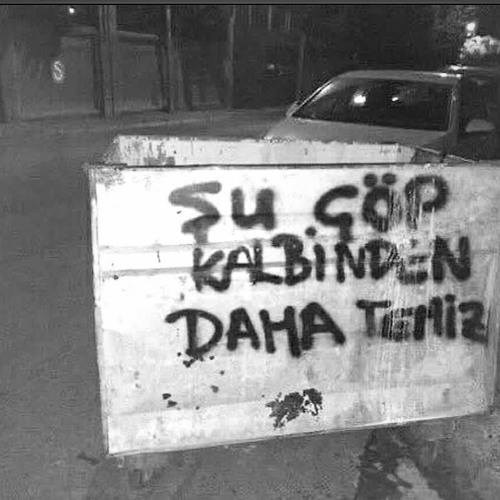 لَمْ يَكُن البَحرُ شيئاً أمامَ إتساعِ الجُروح..