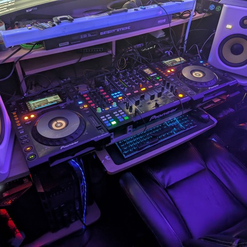 Breaks Vol 17 - Mixed by DJ Dilute__2025-10-07.mp3