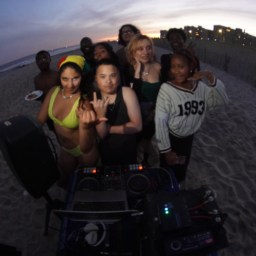 BEES Beach Bash OPEN DECKS 🌊 🏝️