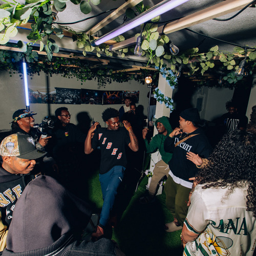 Bling Blaow (feat. Jimmy Toor & Michael Prince)