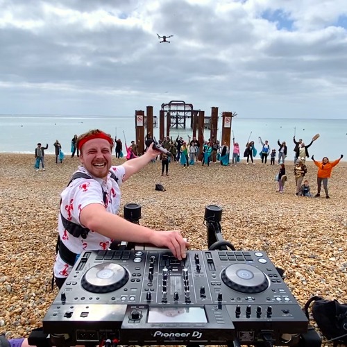 Big Brighton Beach Clean w/ SUAT