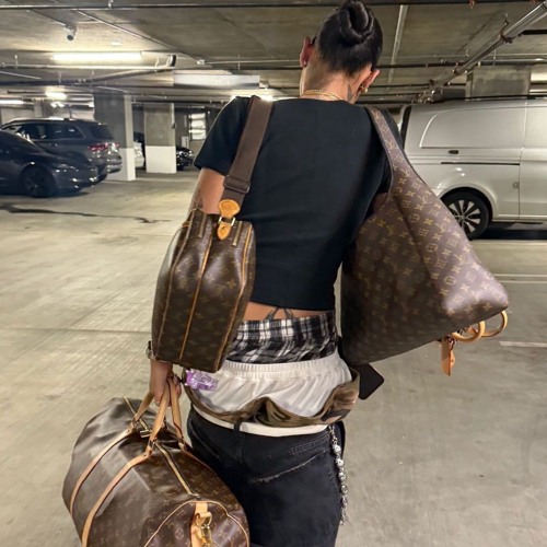 Jolagreen23 exclu feat Mougli