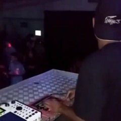 MT - QUANDO O GRAVE BATE FORTE A GATA QUER JOGAR [DJ CABELIN DE VILA VELHA]