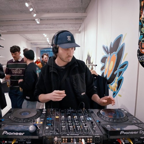 Swoush (DJ Set) - Halfpipe Records Pop Up Store @ Element Store