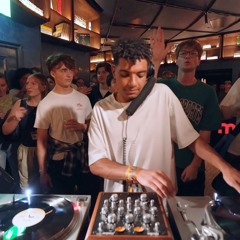'100% vinyl' disco and boogie live set | Mixmag (listen on Youtube for better audio quality)
