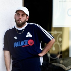 jonah hill fit pic (p. @1brite_ x @queueupnext! x @goyxrd)