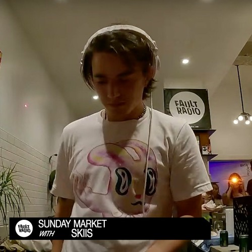 Sunday Market With Skiis | September 18, 2022