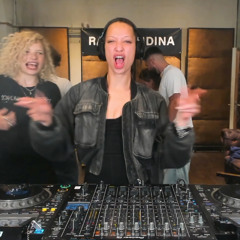 LOVEFOXY | Radio Rudina