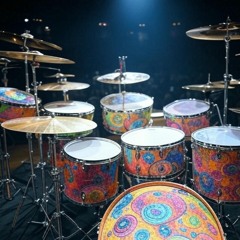 HAPPY WAR DRUMMER