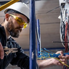 What Are the Qualities to Look for in a Good Commercial Electrician?
