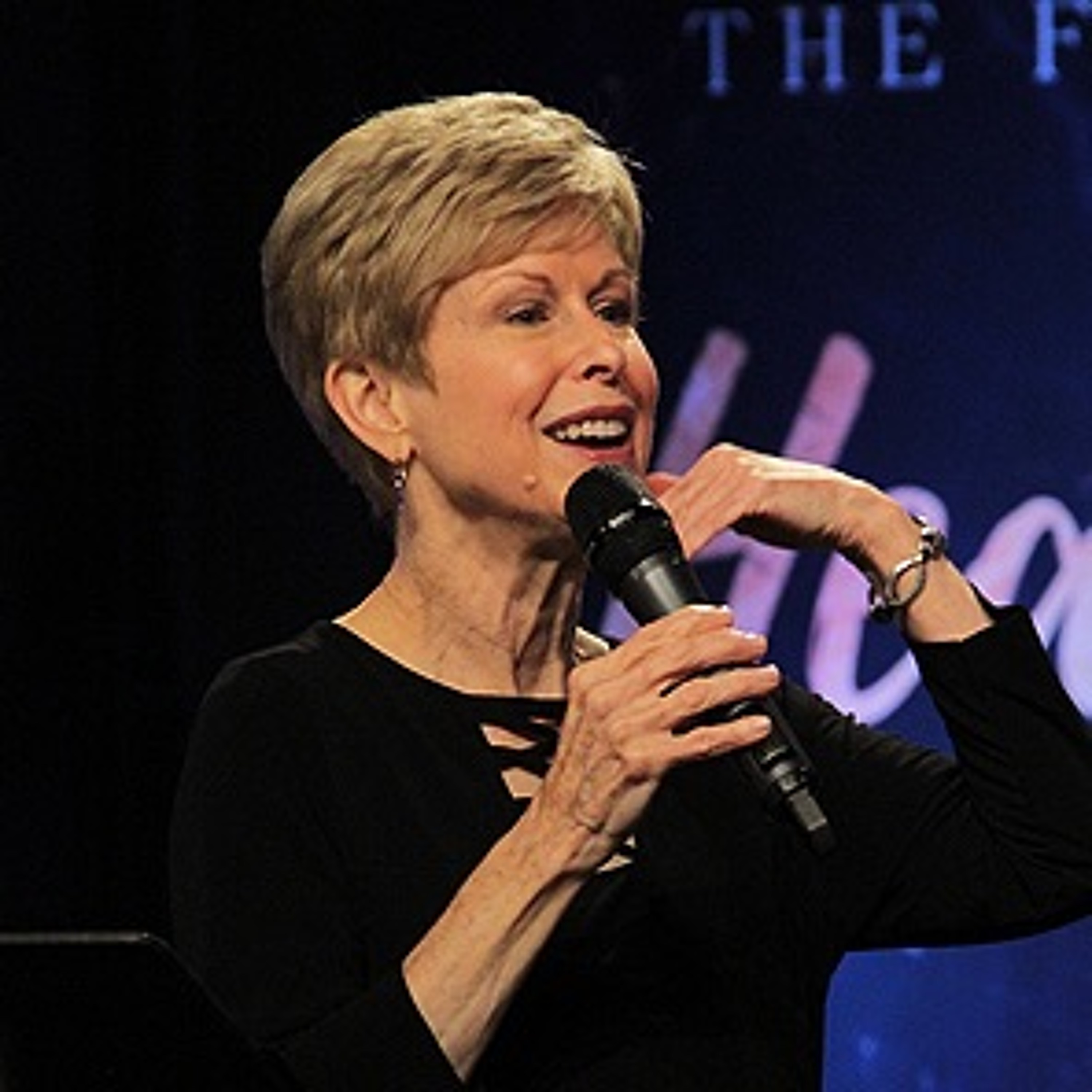 10/01/22 || 2022 Victorious Adults: Be Strong || Pastor Carla Porter