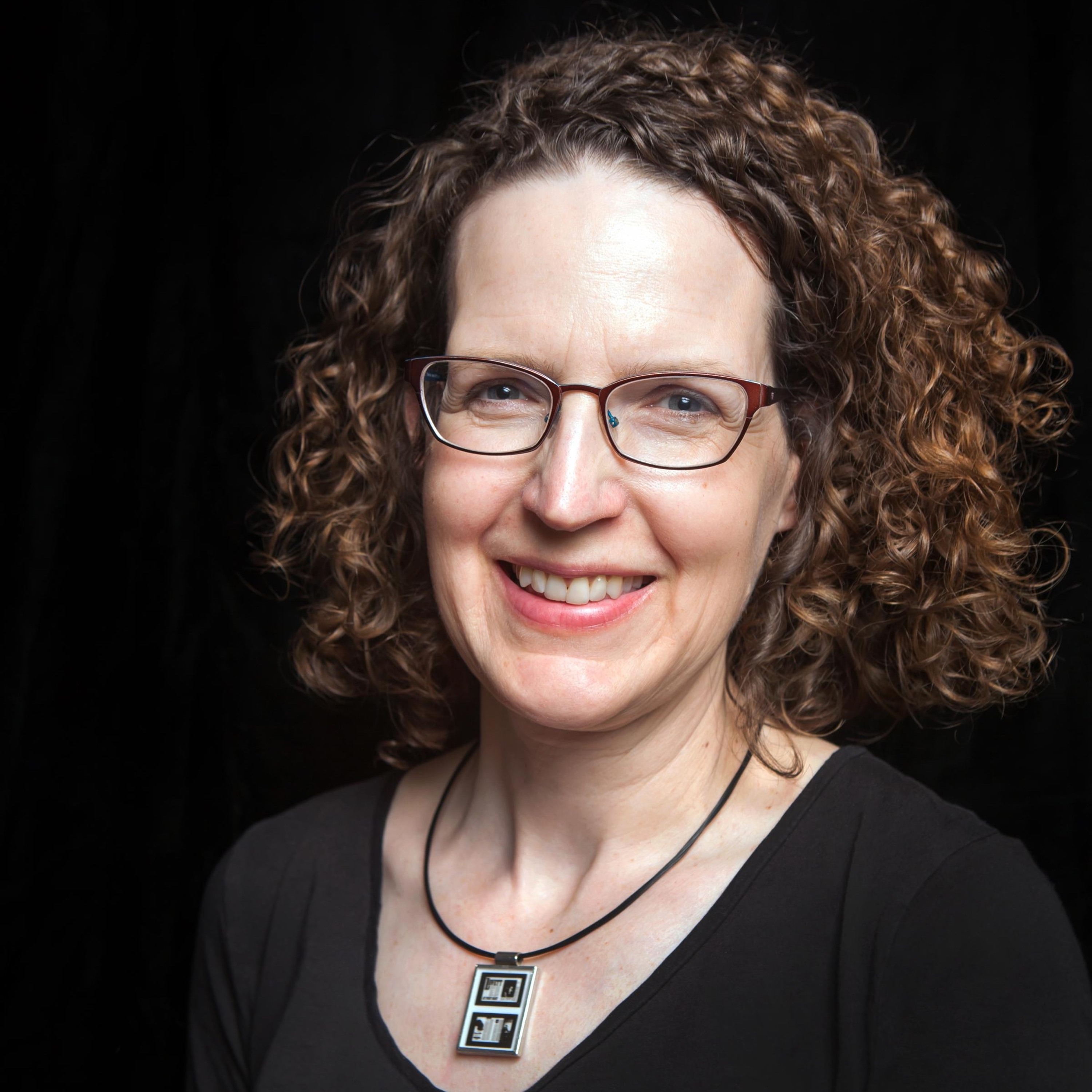 PAWcast: Jennifer Howard ’85 Explains the History of Clutter and What To Do About It episode artwork