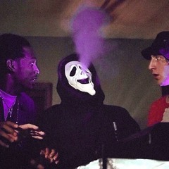 ОНА МНЕ КРИЧИТ