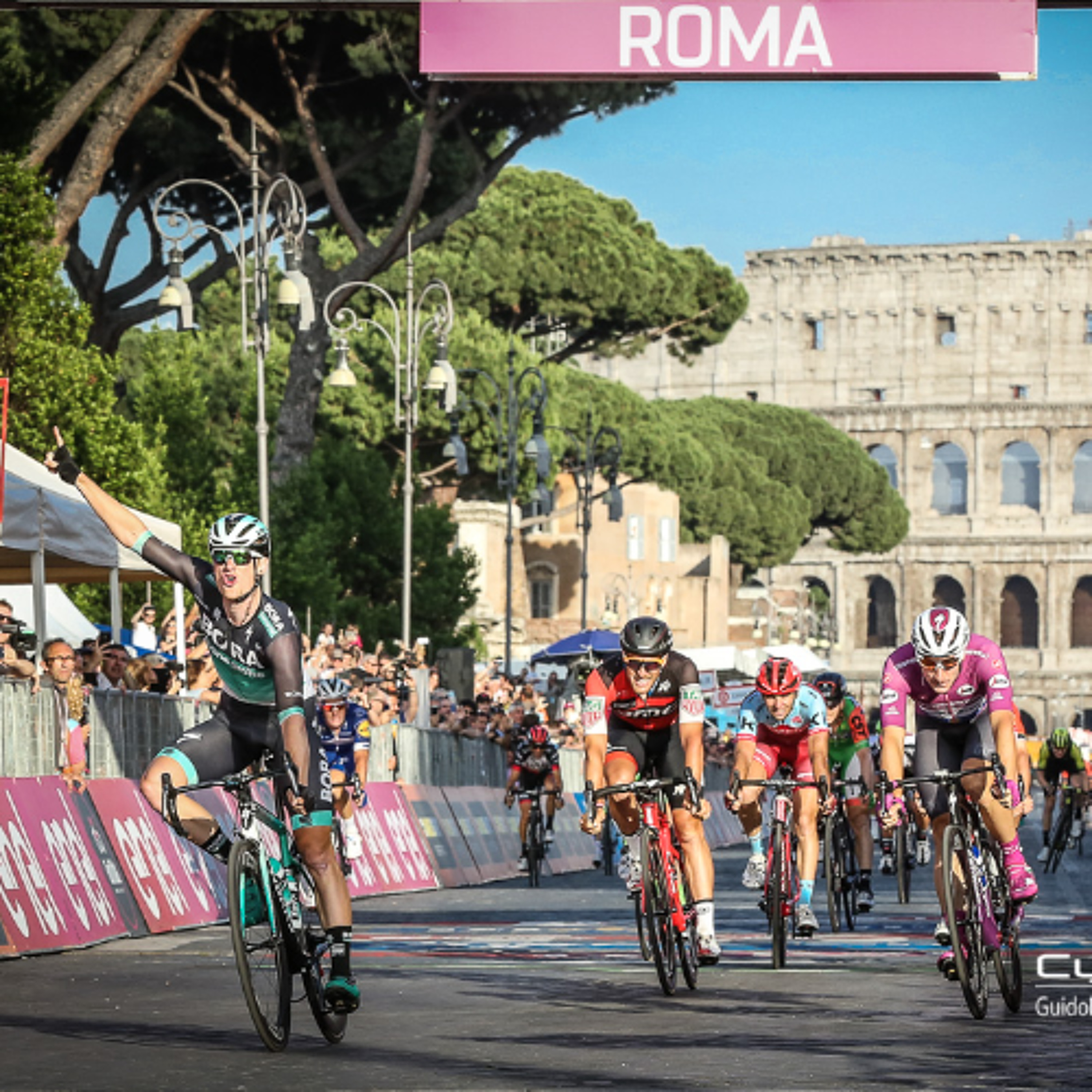 Bulgáriától Rómáig: bemutatták a Giro d'Italia 2026-os útvonalát! - Söprögető Kocsi