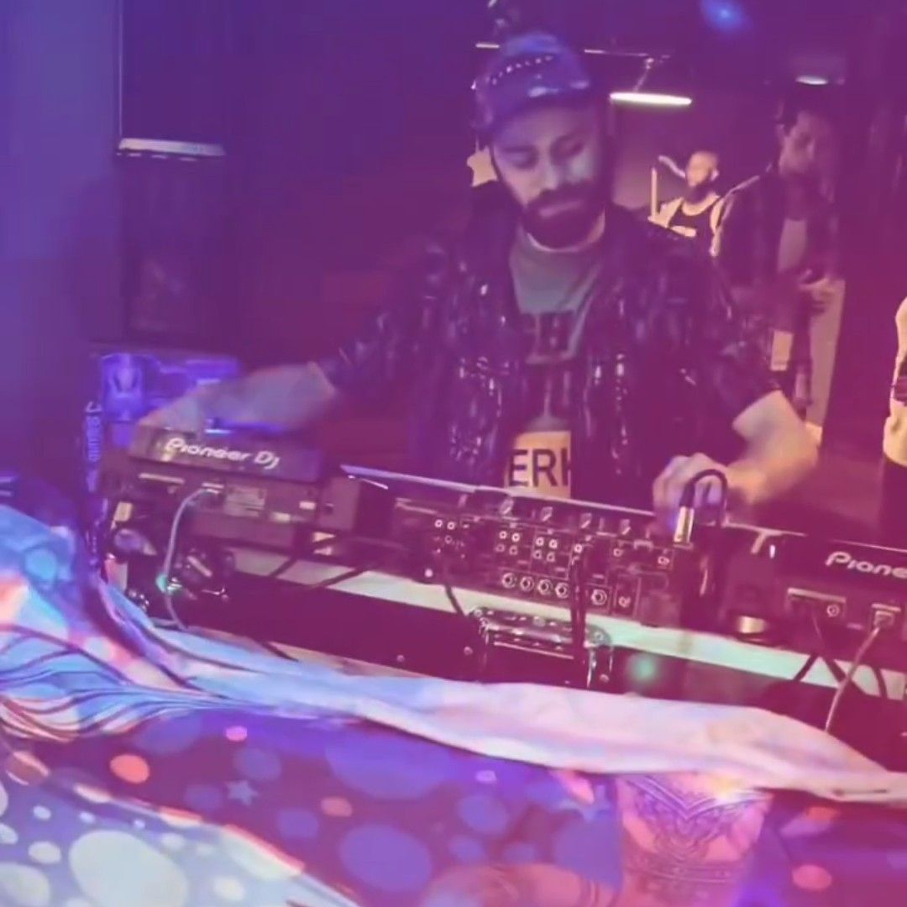 Weird As fERK 003 (Live) 99.9%