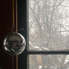 snowfemme through the looking glass