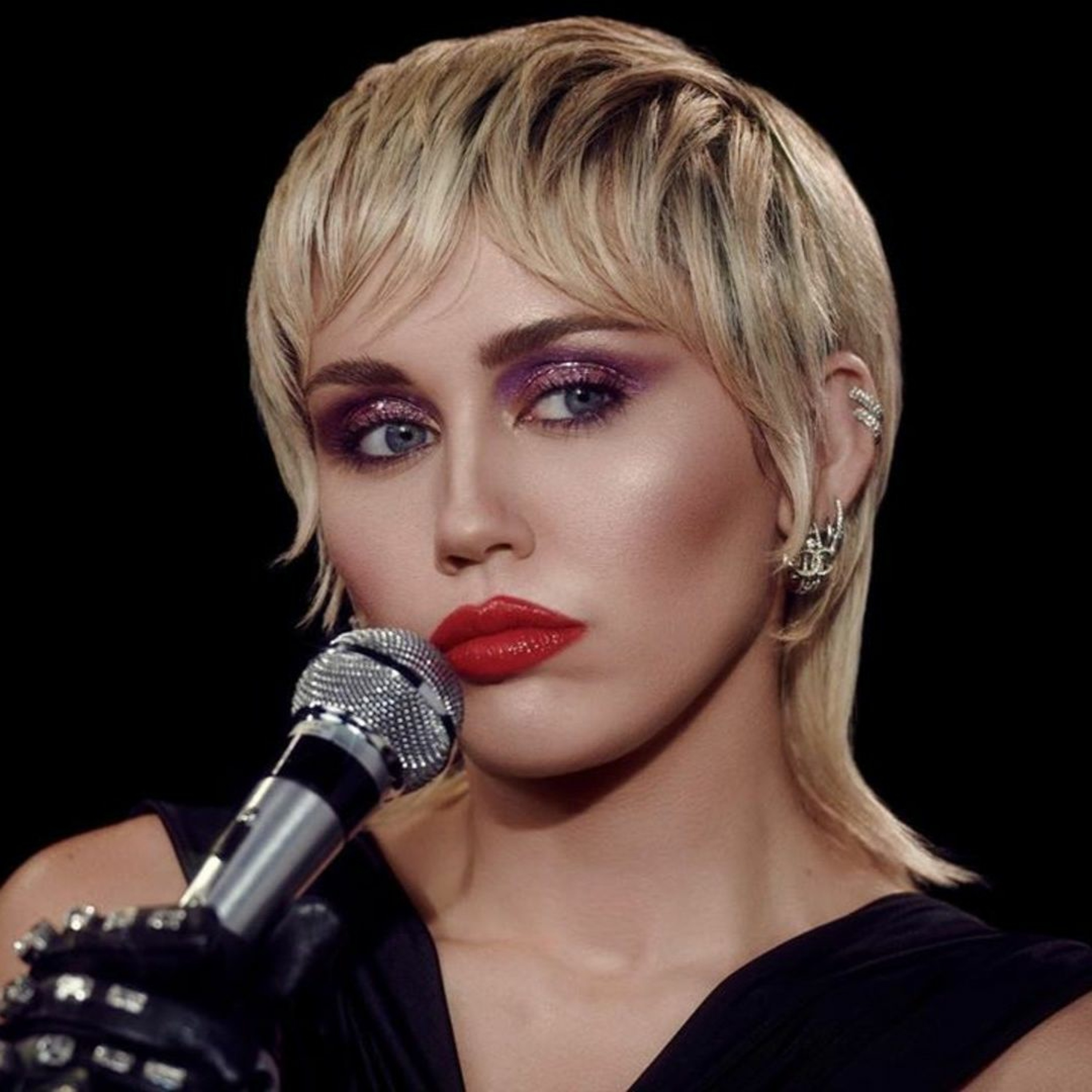 Hollyshook: A Celebrity Scandal Podcast