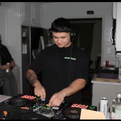 Minimal bedroom session