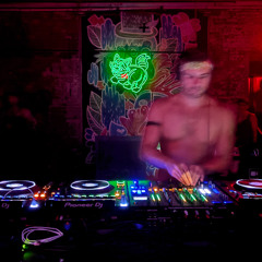 CLUB & PARTY SETS