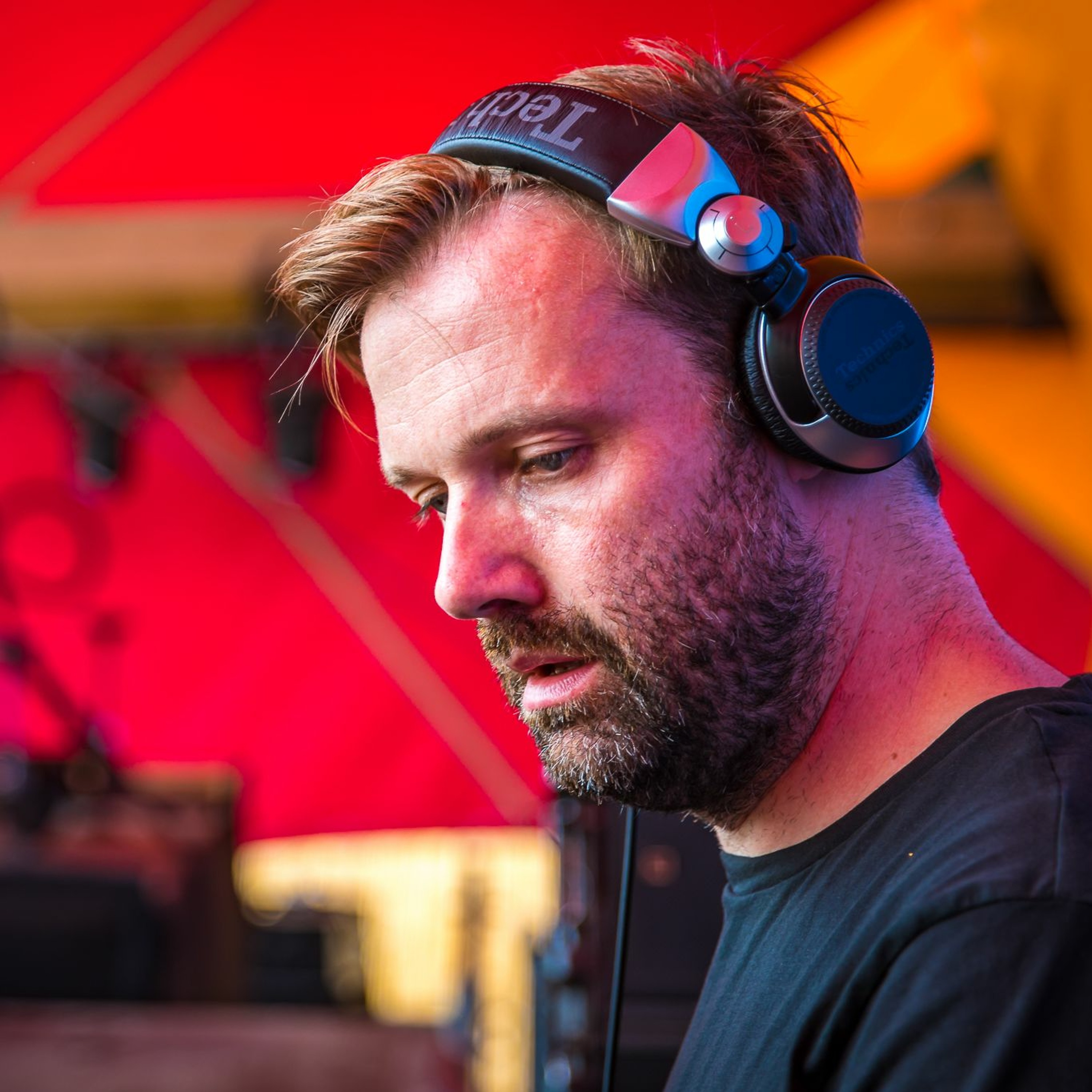 Paul Thomas presents UV Radio