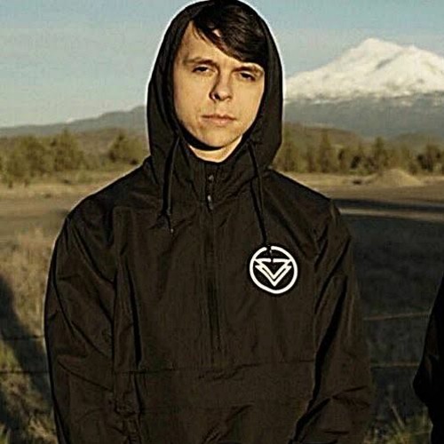 IamJakeHill Stay X Snowstylez Falling Apart