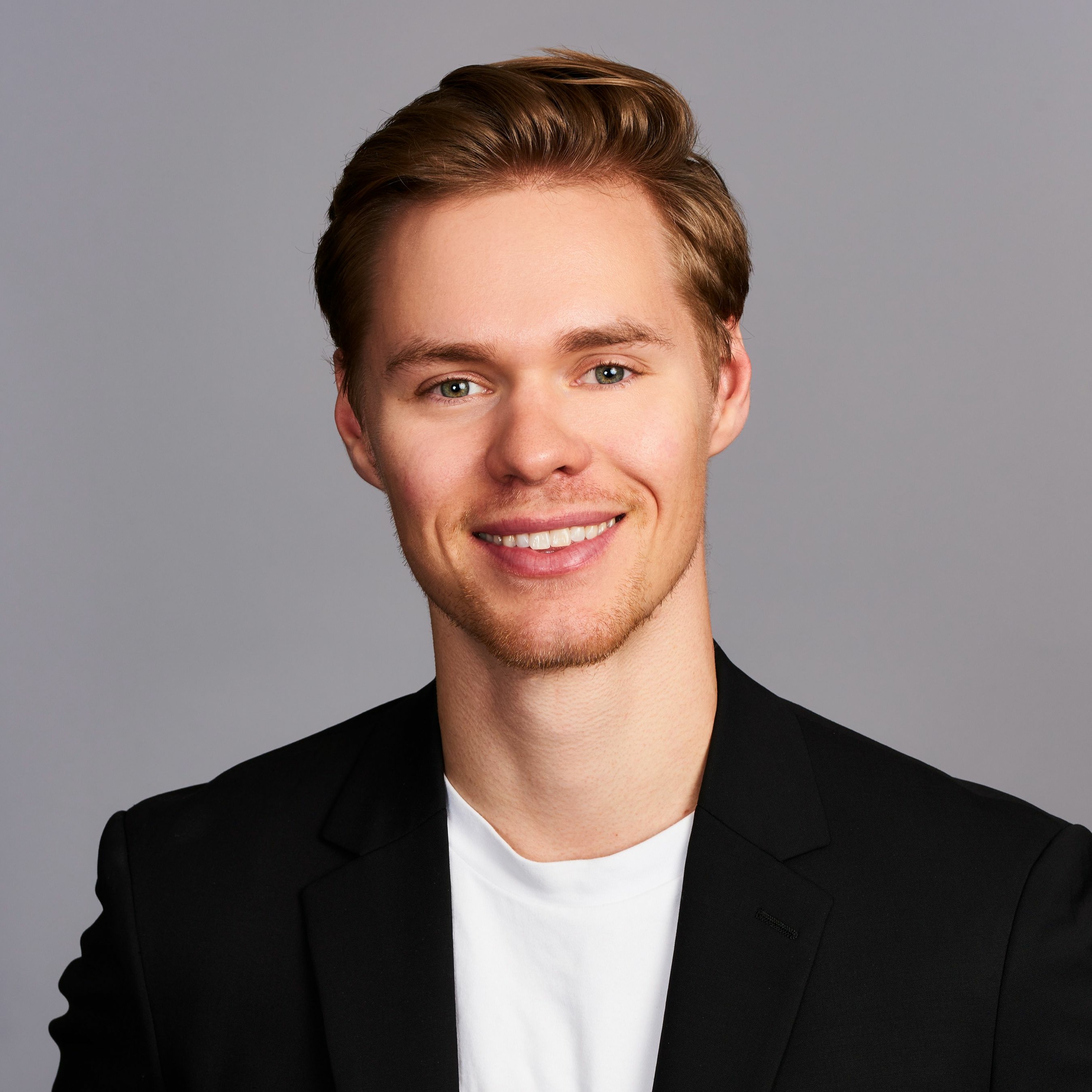 Health Benefits Of Red-Light Therapy With Cam Stajer