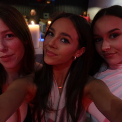 GIRLS GIRLS GIRLS