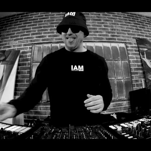 Alfred Heinrichs feat. Haexxa - Thirteen Thirty-Five Live Remix