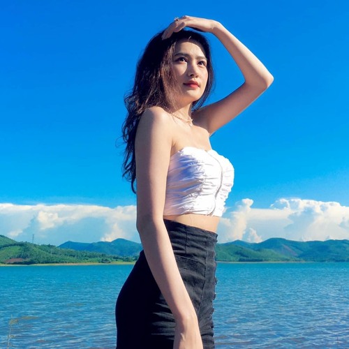 ngày ấy vì người lỡ trao hoa dại (là ai từ bỏ là ai vô tình)Hương Ly remix