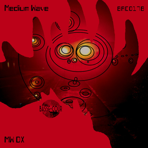 Medium Wave - 4 KHz Dip Mistress (Original Mix)
