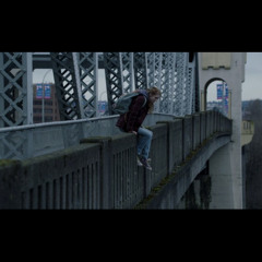 وهعيش على أمل اني يوم اشوف عينيها ♌︎