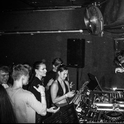 techno zum aufstehen