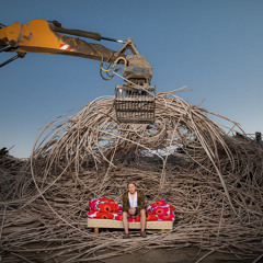 Jahti (feat. Paperi T)