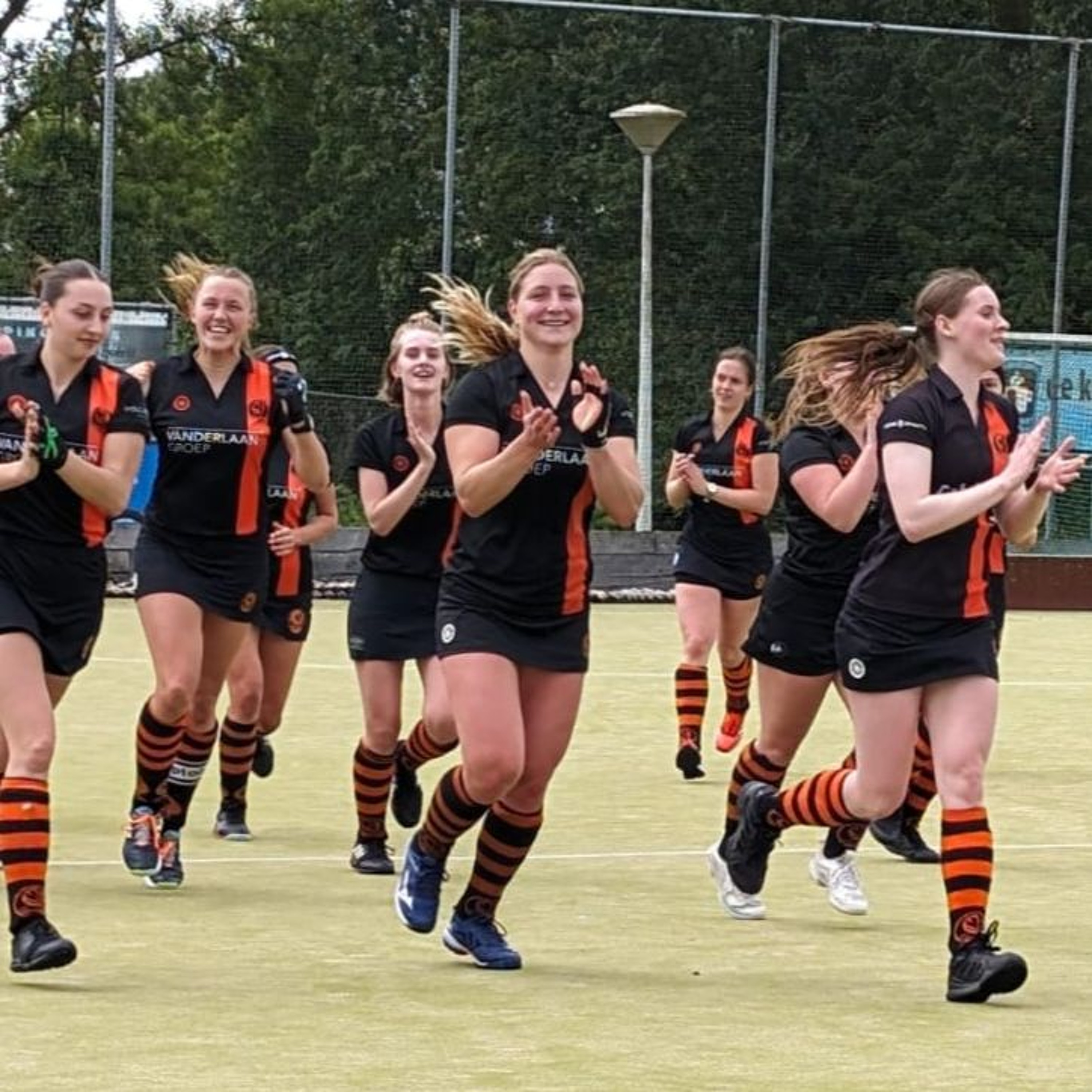 Warming up: Kraaien dames spelen topper - Minke van Wijk episode artwork