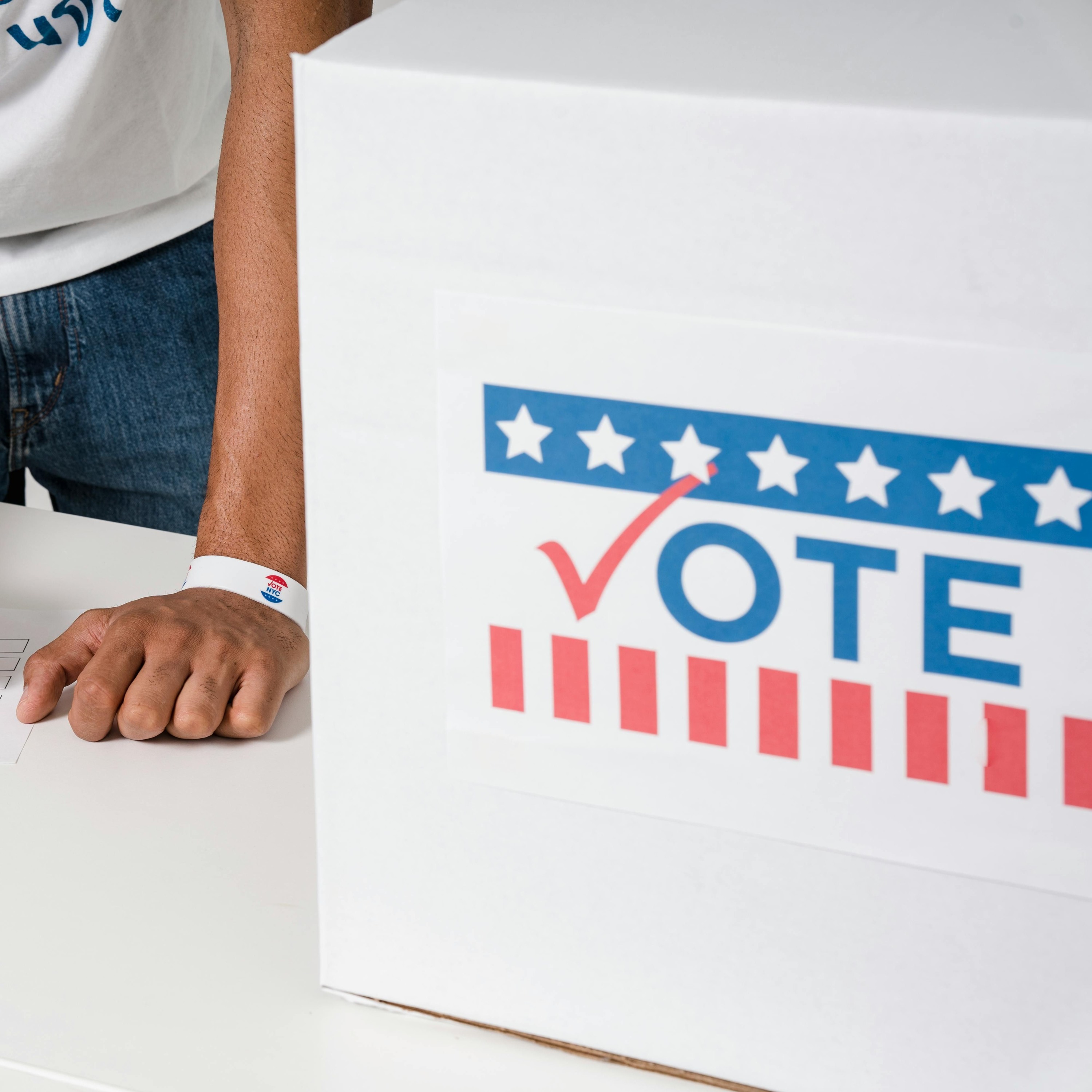 Green Voter Energy, Kamala Harris’ Environmental Policy, Young Conservatives, Sunrise Youth episode artwork
