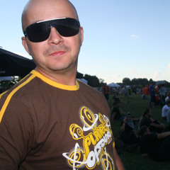 AdamThePlayer - Connected (Original Mix)