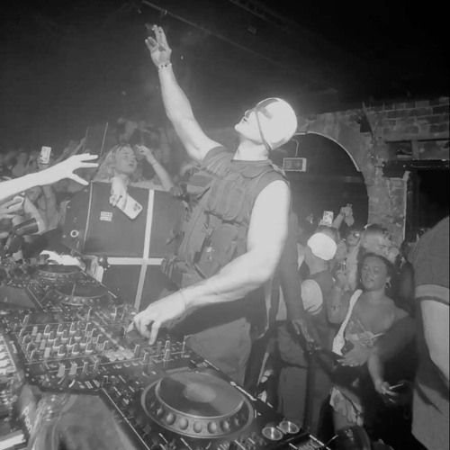 HOLY PRIEST QUAD FEED