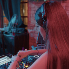 DEEPER INTO THE VIBE