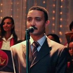 اخذا صورة عبدا