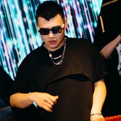 Khóc ở trong club - haozi