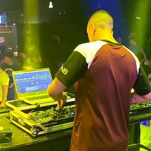 TA TENDO DISPUTA PRA BOTAR NA PIPOKINHA - PODE DAR CATUCADÃO - MC PIPOKINHA - DJ IZEUS