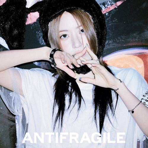 LE SSERAFIM (르세라핌) 'ANTIFRAGILE'