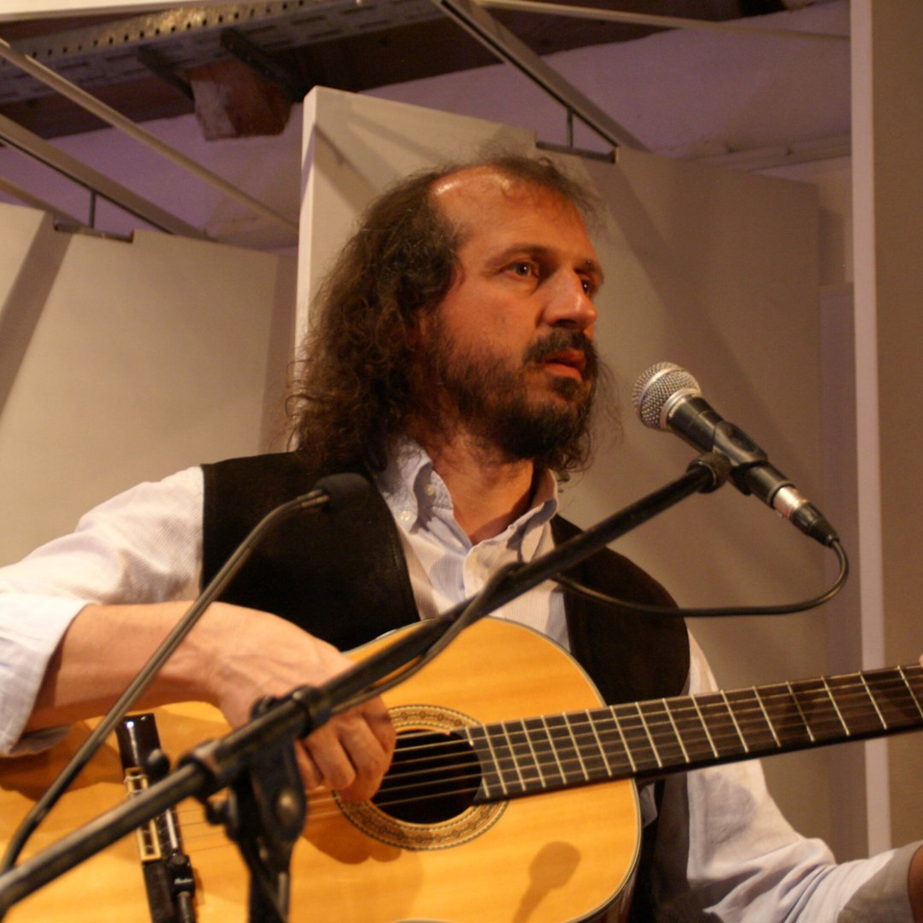 Ein Pfarrer macht Musik: Ottmar Breitenhuber veröffentlicht sein neues Album „Comin' Home“. episode artwork