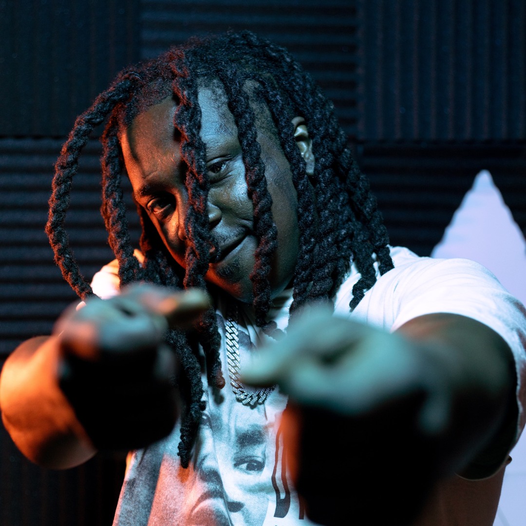 Kiyimlar bilan onlayn porno erkalash Regina Todorenkoning porno rasmlari