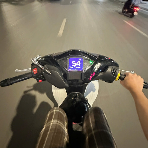 Em Đang Nghĩ Gì - TomTomm Remix Full Hot Tiktok(Cut)