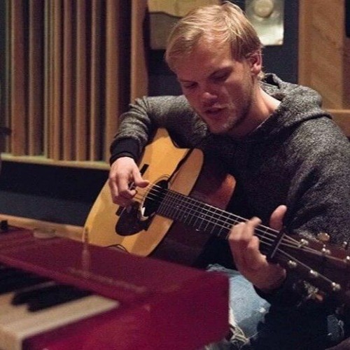 Avicii - Never Leave Me (Junno)
