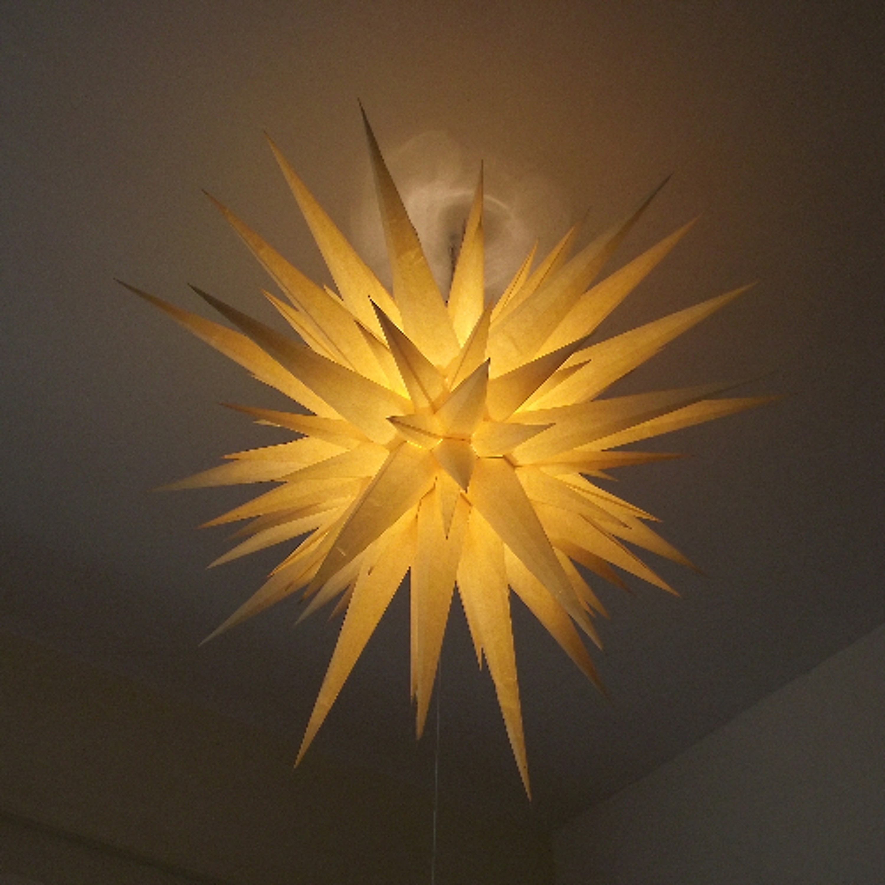 Herrnhuter Stern: Seit über 200 Jahren der Begleiter durch den Advent