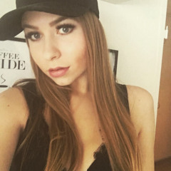 Toxic Ft. TrizzyCaineXo [Prod. Galik]