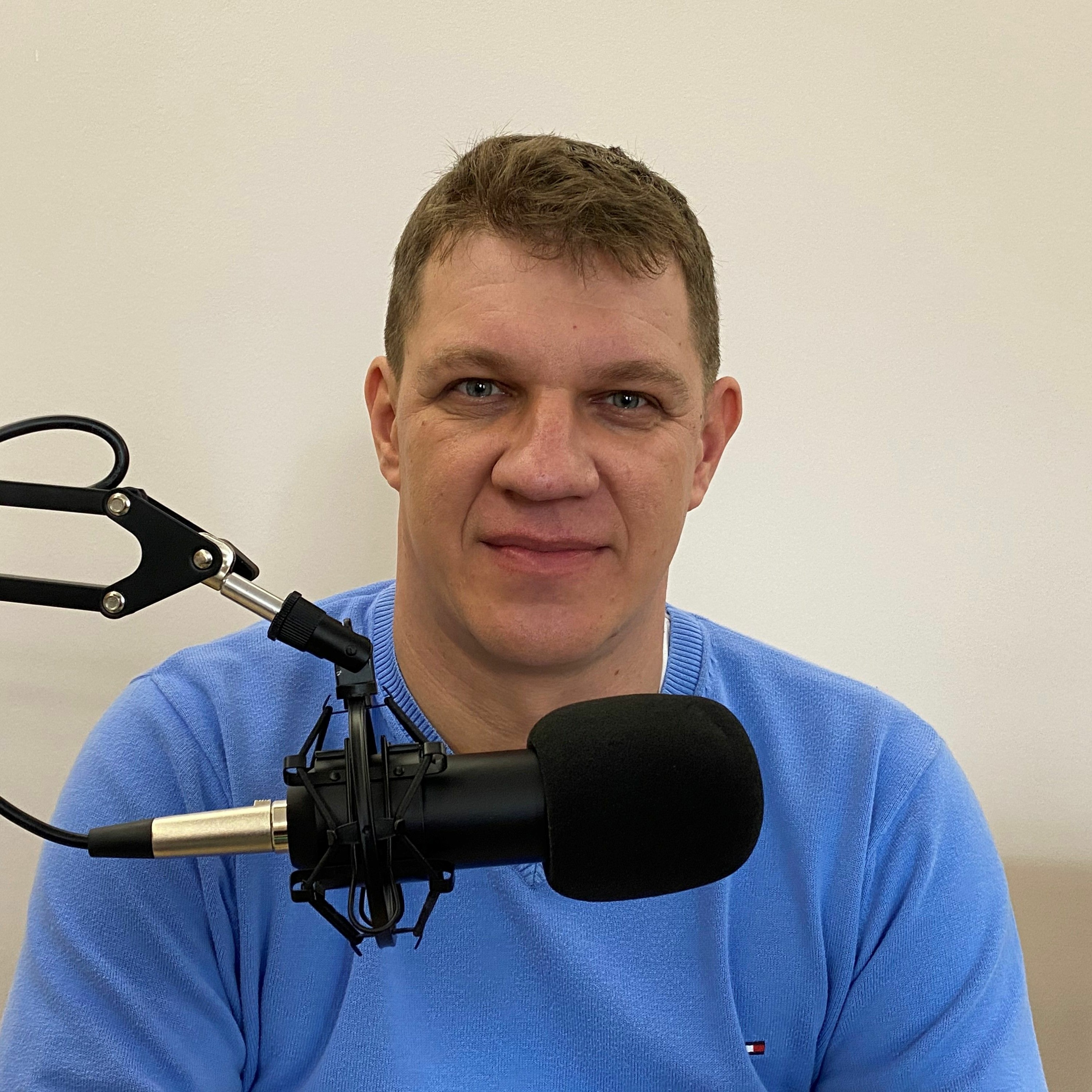 Gumicsizma és Okosteló